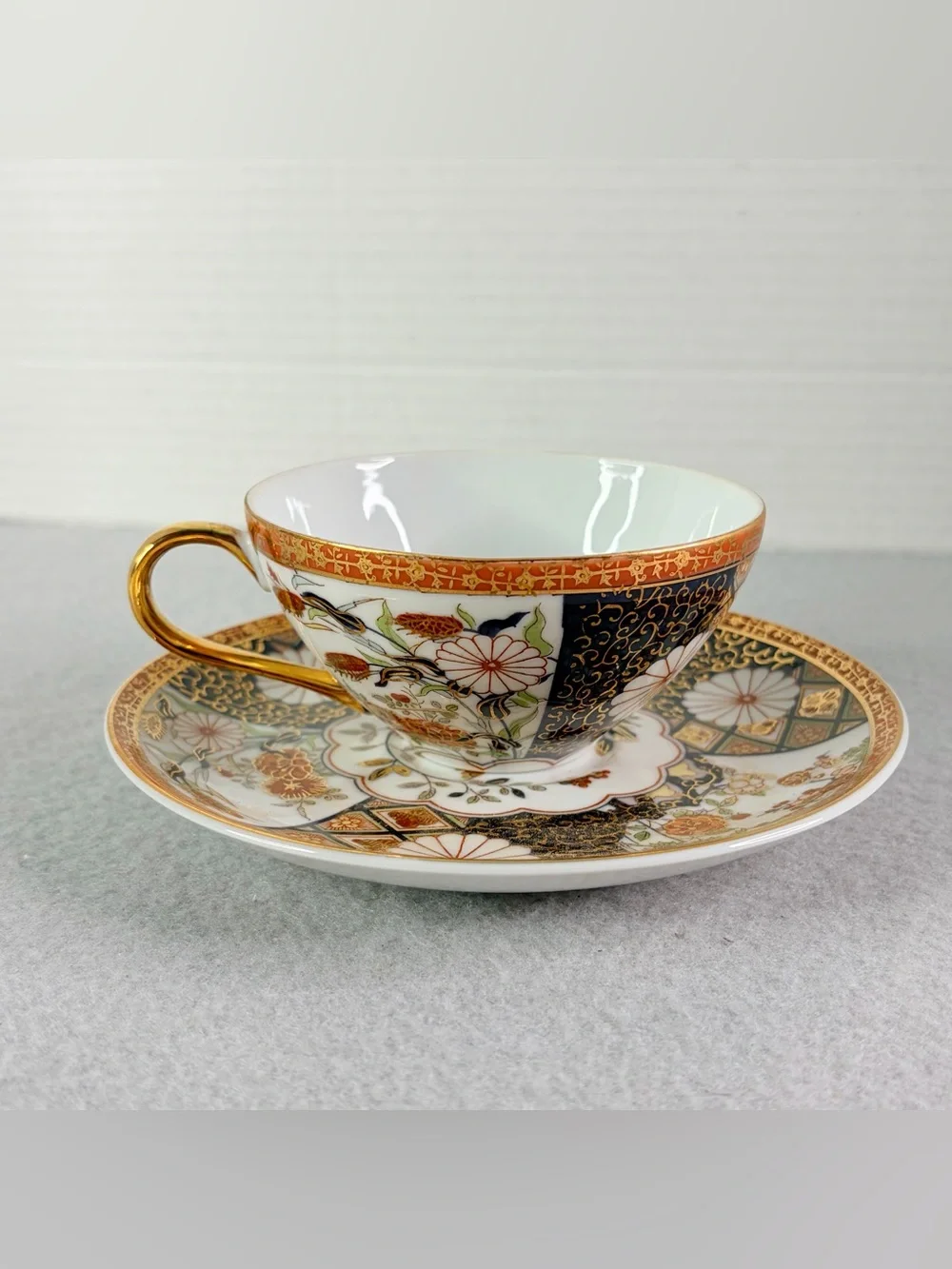 Japanese Vintage Imari Teacup Saucer Floral Hand Painted Gilt Gold Leaf 999-J